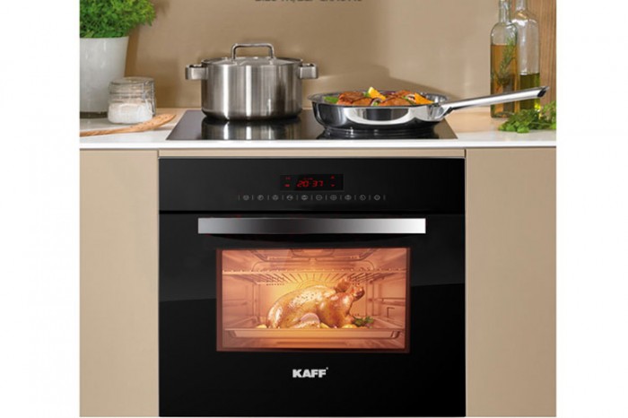 Lò nướng âm tủ Kaff KF-T90S có đèn chiếu sáng trong quá trình nướng