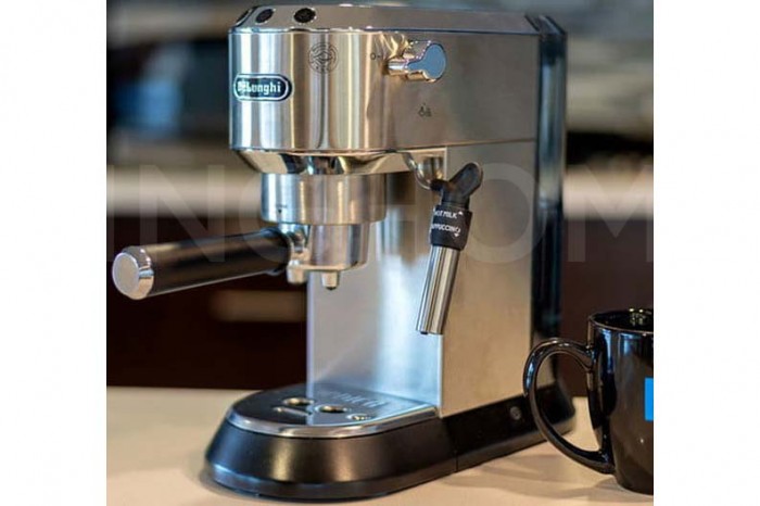 Máy pha cà phê giá rẻ chính hãng Delonghi EC685.M