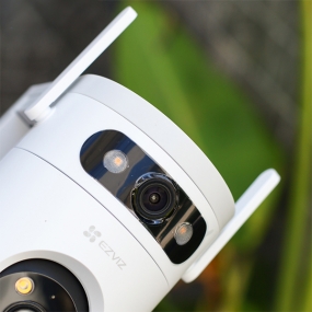 Camera Wifi quay quét, ống kính kép Ezviz H9c (3MP+3MP)